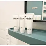 Victus Spacious Close To The With A Work Space By Renters