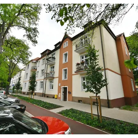 Victus Spacious Apartment Close To The Beach With A Work Space By Noclegi Renters